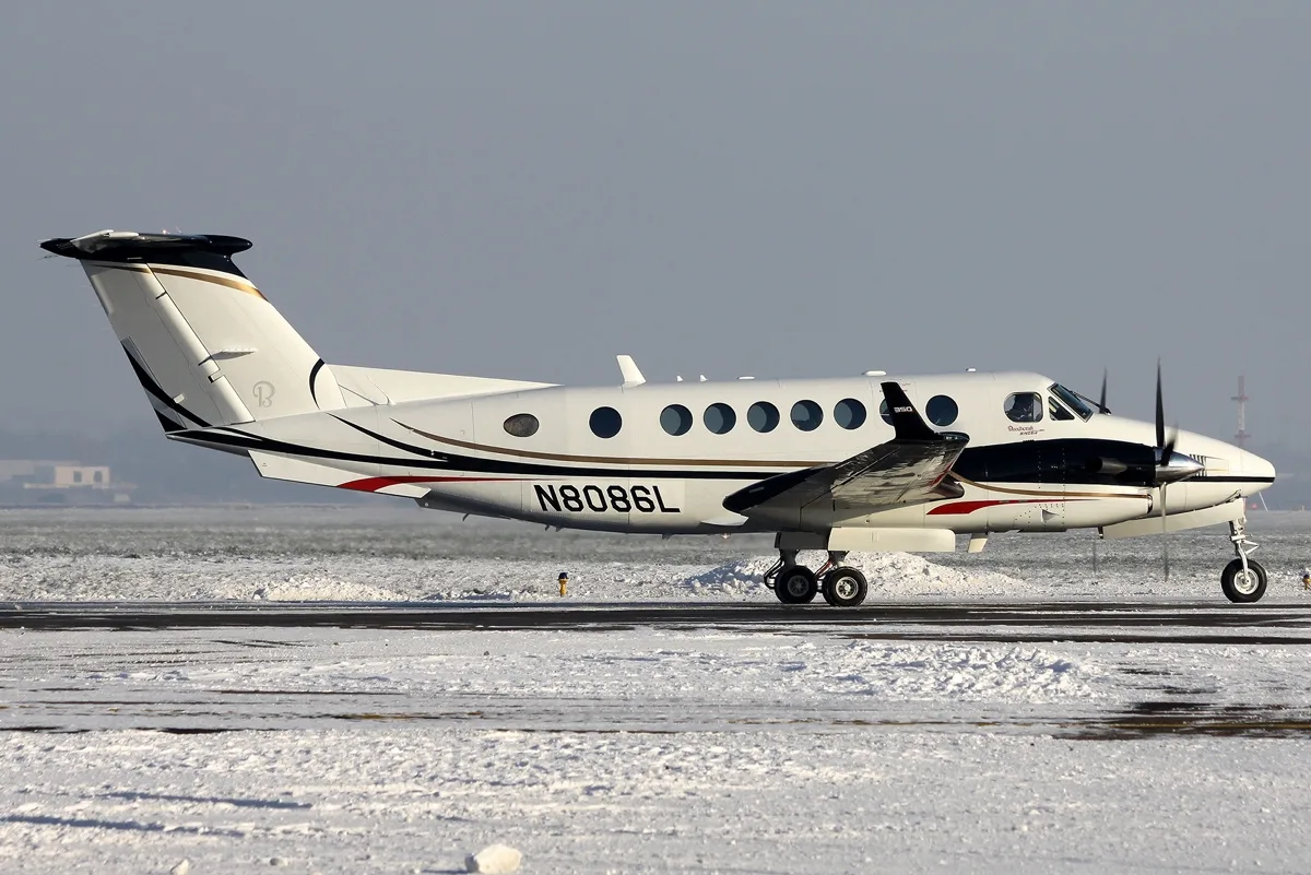 Hawker Beechcraft B300